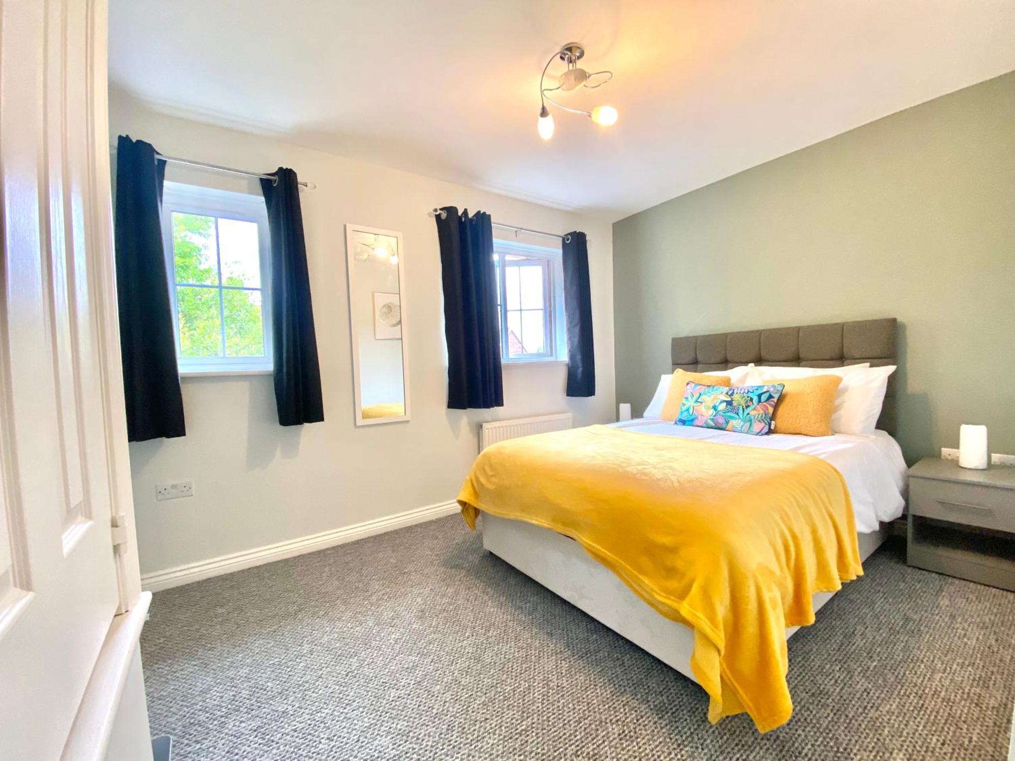 Free Private Parking! Oakley House And Garden! Fully Equipped 4 Comfy Beds Villa Corby Exteriör bild