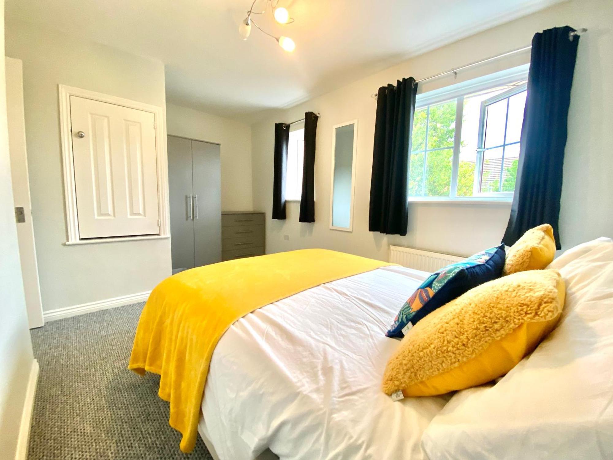 Free Private Parking! Oakley House And Garden! Fully Equipped 4 Comfy Beds Villa Corby Exteriör bild